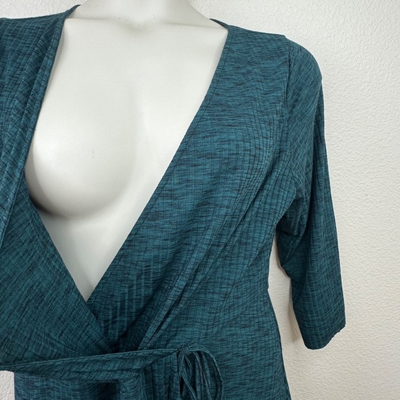✨ Torrid Womens Green Ribbed Knit Surplice Wrap Midi Casual Dress Sz. 1 1X 14 16 - Picture 6 of 14